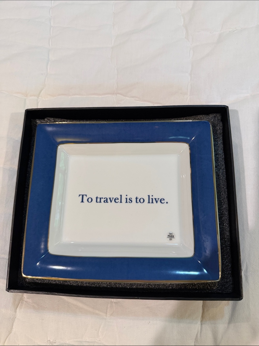Blue and White Decorative Trinket Tray - 'To travel is to live.'